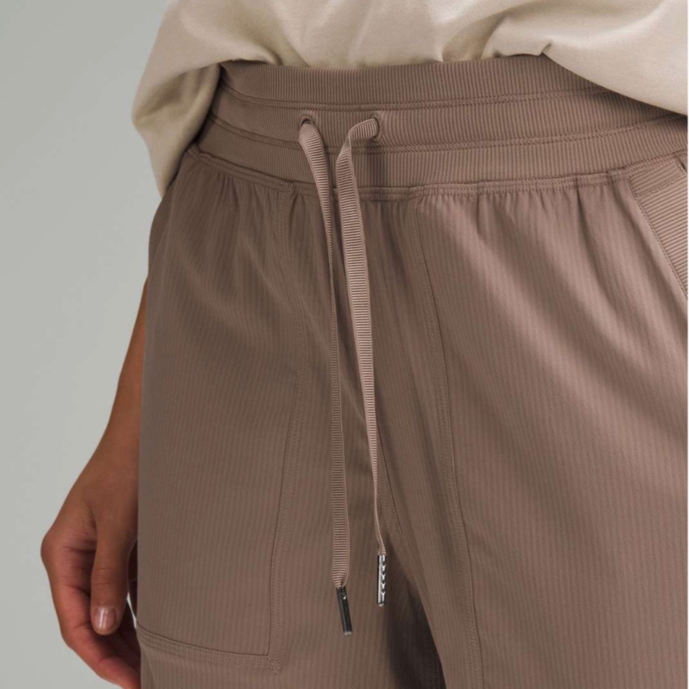 💖 Lululemon | Dance Studio Mid-Rise Cargo Pant | Taupetastic | Size M 💖 - Picture 7 of 8